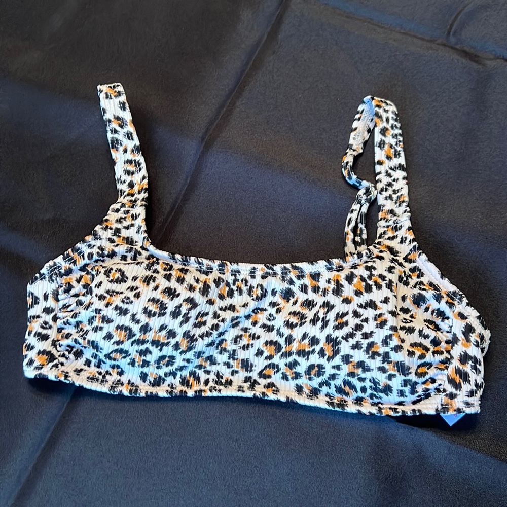 Xhilaration Swim Top!